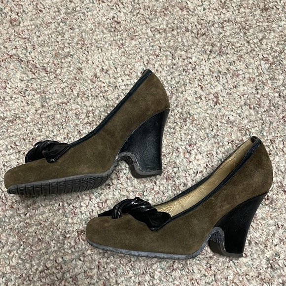 Fly London bow toe wedge heels in excellent condition - Picture 4 of 8